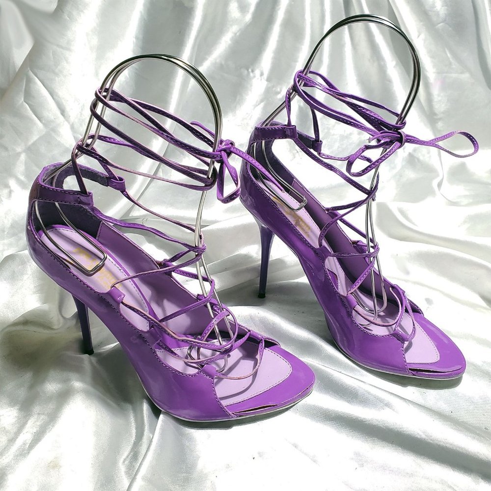 NEW HOLLYWOOD HEELS purple patent strappy lace up high heel sandals SZ 7